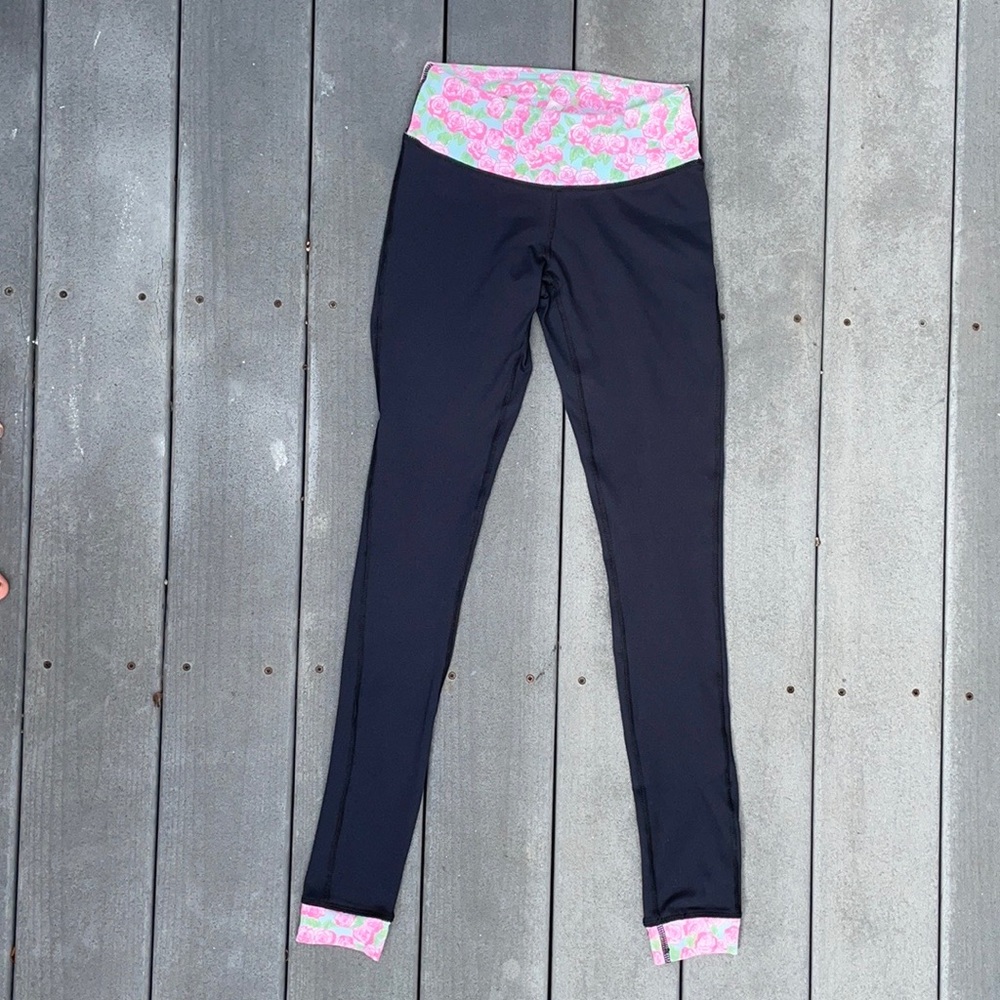 Krass and Co yoga pants black w/pink floral trim NWT